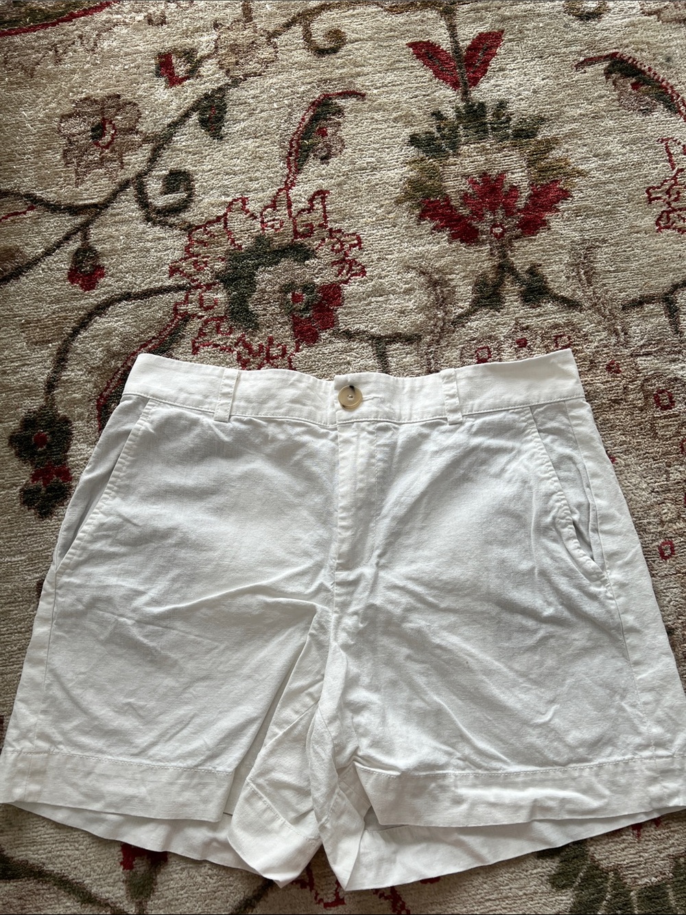 Vince White Women’s Linen Shorts